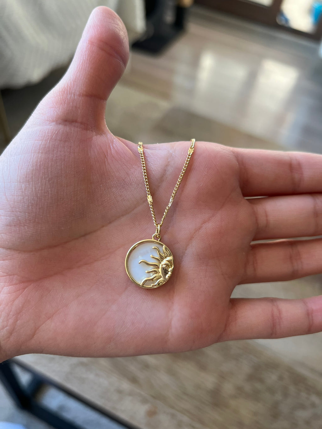 Collar Golden Sun Glow