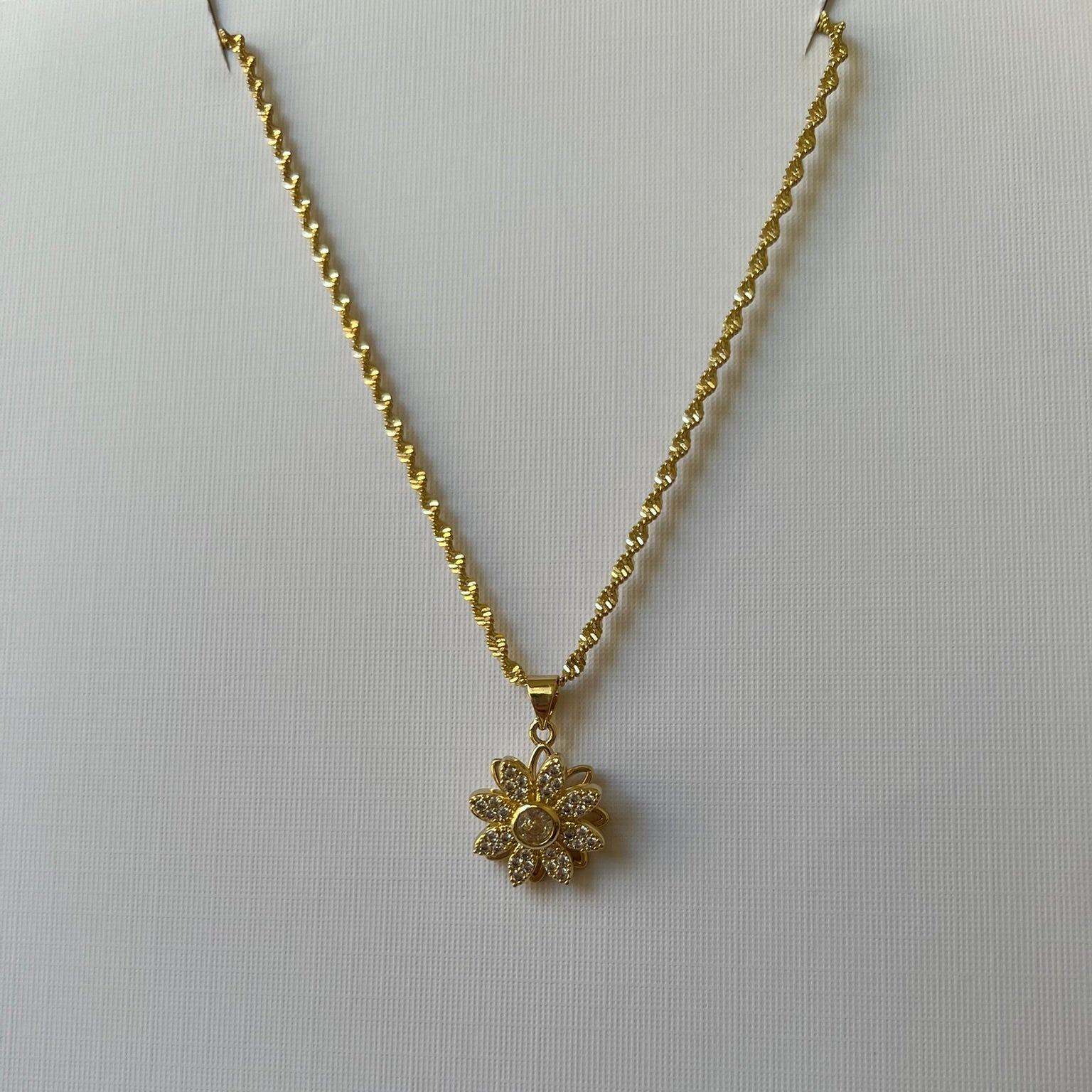 Collar Girasol Giratorio