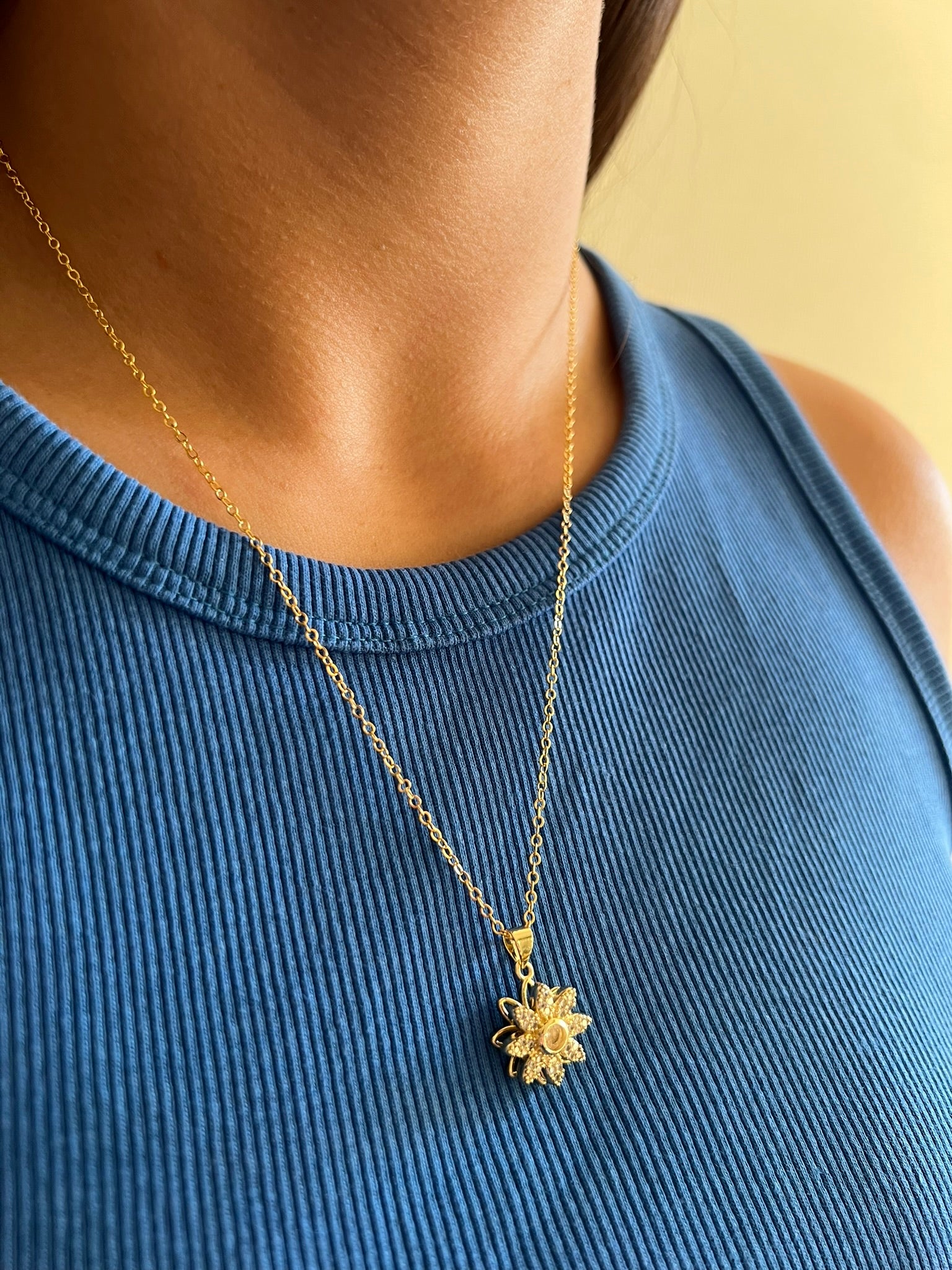 Collar Girasol Giratorio