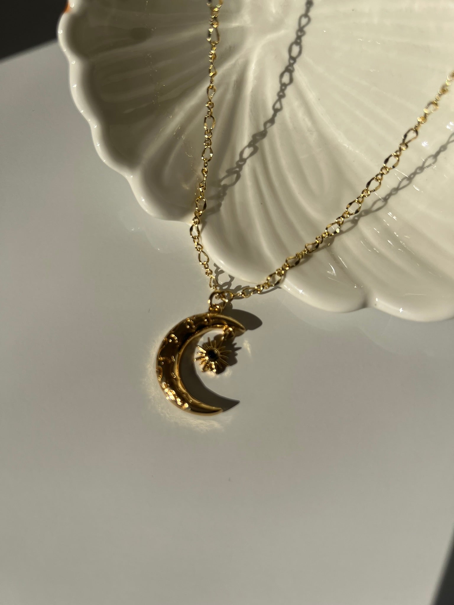 Collar Moon & Star Gold