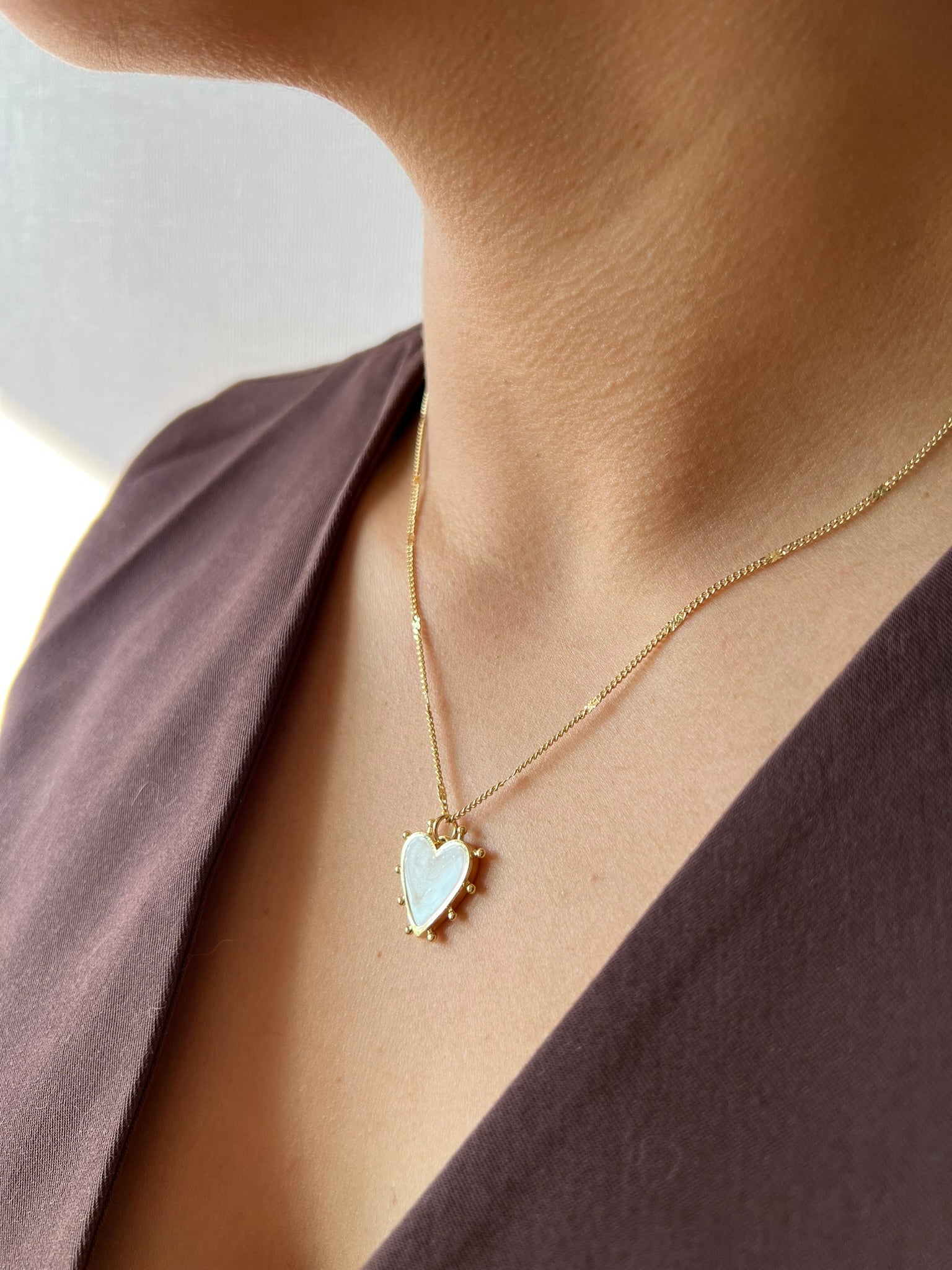 Collar White Heart Gold