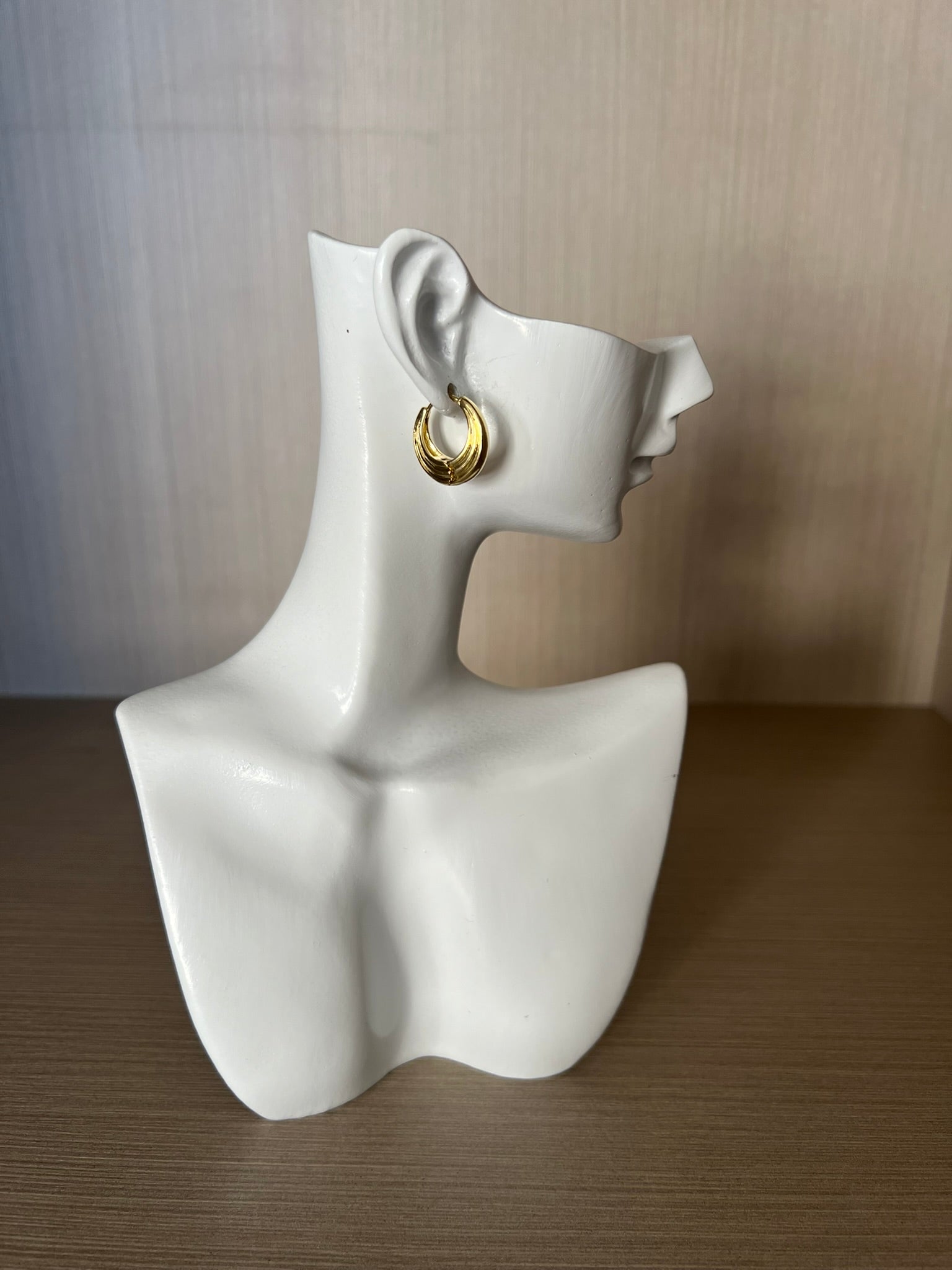 Aro Huggie Acero Inoxidable Baño Oro